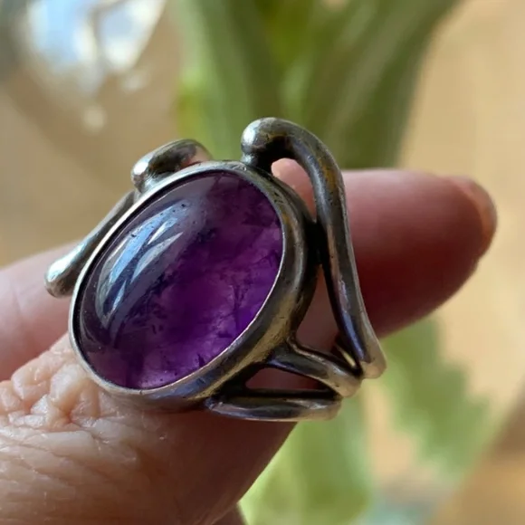 VINTAGE DESIGNER PURPLE OVAL AMETHYST CABOCHON STERLING SILVER RING HEAVY CHUNKY